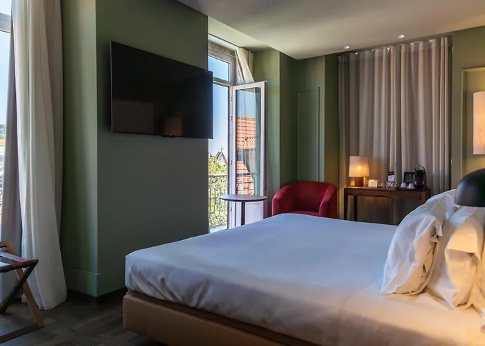 Lisboa Carmo Hotel